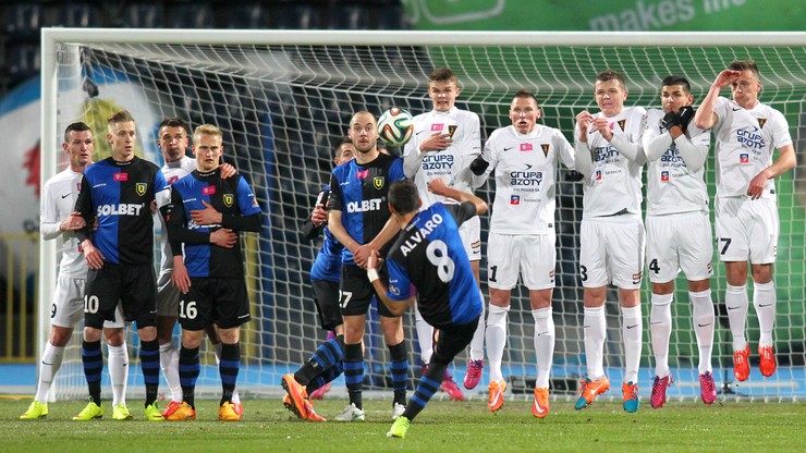 Ekstraklasa piłkarska - niespodzianką postawa Zawiszy