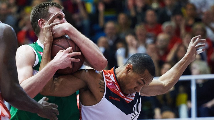 Romańskiego obrazki z play-off TBL: Kto zapomniał obrączek?