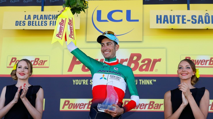 Tour de France: Aru wygrał etap, Froome nowym liderem