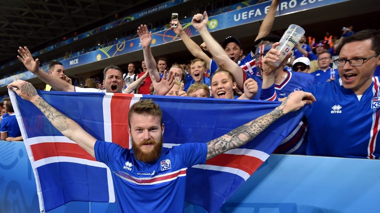 Fury postawił... 300 drinków islandzkim kibicom