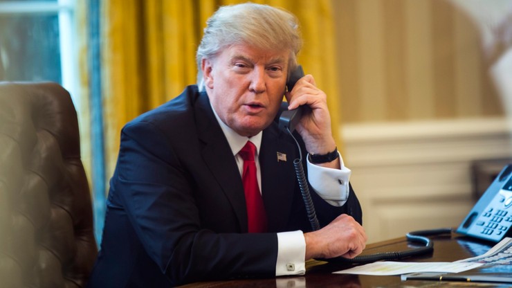 Kilkunastu prokuratorów generalnych potępiło dekret Trumpa ws. imigracji