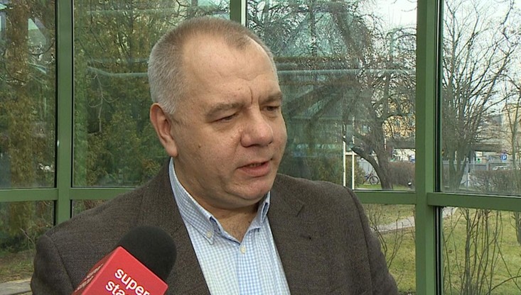 "Nie dziwię się, że tyle osób ulega czarnej propagandzie". Sasin o niechęci do pomnika L. Kaczyńskiego