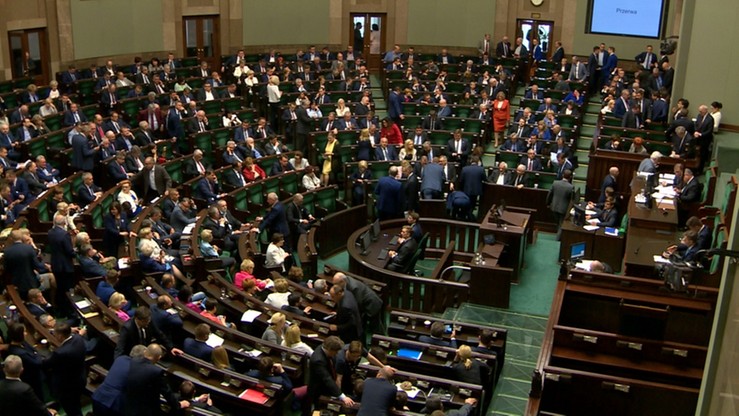 Nowela KRS zdjęta z porządku obrad Sejmu. Opozycja: chodzi o politykę