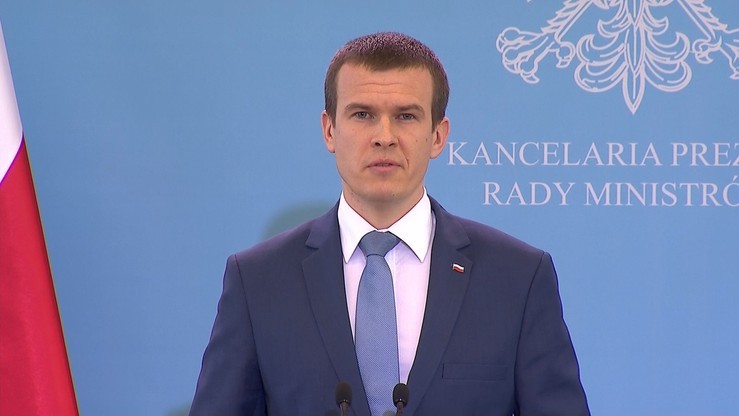 "Minister Drzewiecki hasał po cmentarzach; Mucha dbała o to, żeby Madonna miała wygodnie". Bańka o poprzednikach
