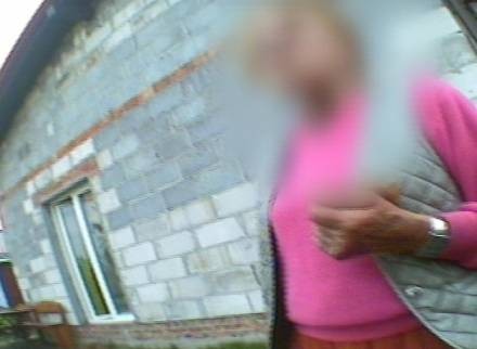 Staruszka naciągała na kredyty