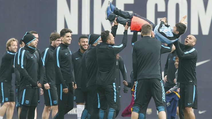 Mali chłopcy wtargnęli na trening Barcelony, a Messi i Neymar zaprosili ich do dziadka! (WIDEO)