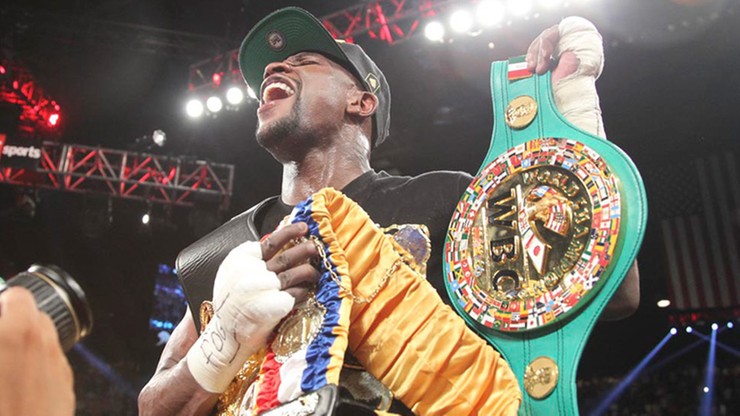 Kto najpotężniejszym człowiekiem boksu minionego roku?