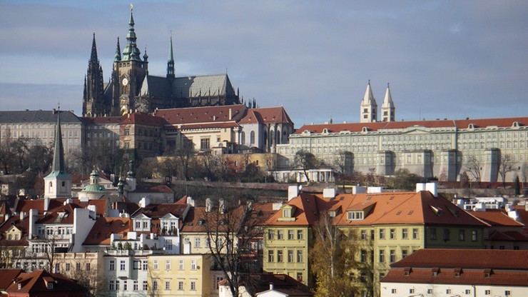 Czescy dziennikarze wnieśli pistolet i noże do rezydencji prezydenta