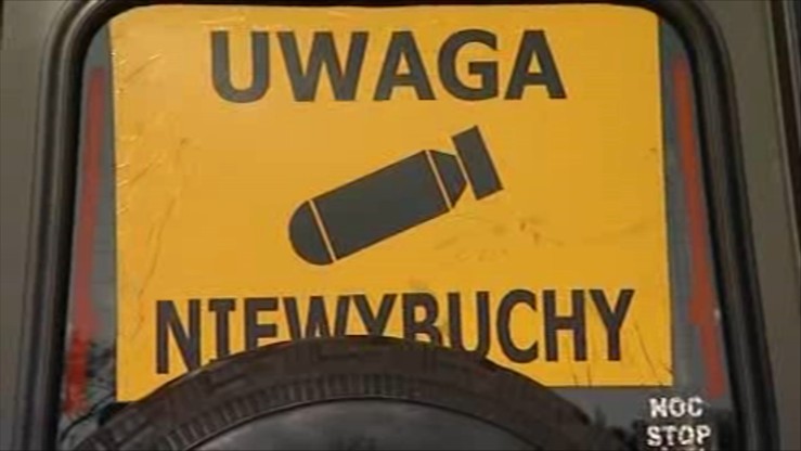 Ponad 400 uczniów ewakuowanych z liceum w Suwałkach. Na posesji obok znaleziono niewybuchy