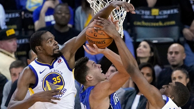 NBA: "Wojownicy" odrobili 24-punktową stratę i wygrali w Filadelfii