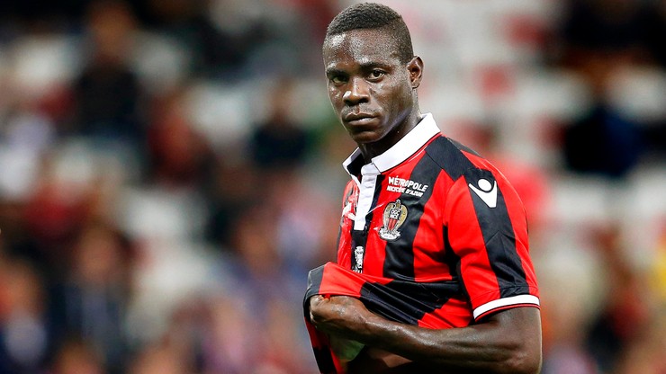 Brutalny atak niesfornego Włocha! Sfrustrowany Balotelli wyładował się na Lewczuku (WIDEO)