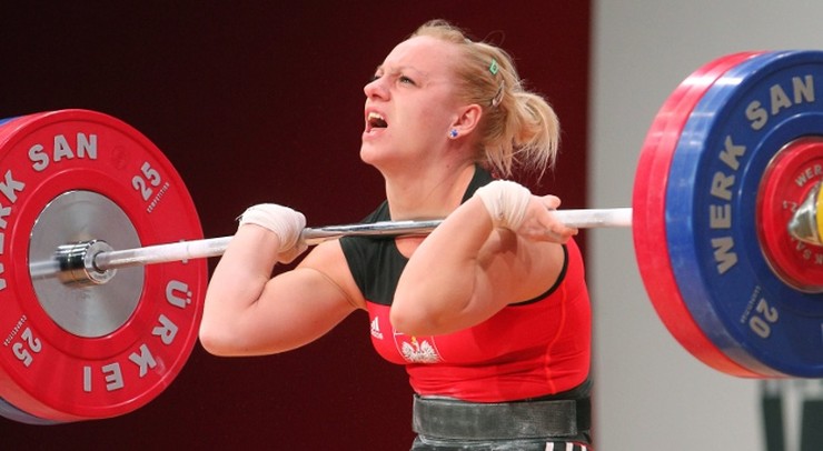Łochowska jedenasta w kat. 58 kg, wygrana Chinki Deng w MŚ w podnoszeniu ciężarów