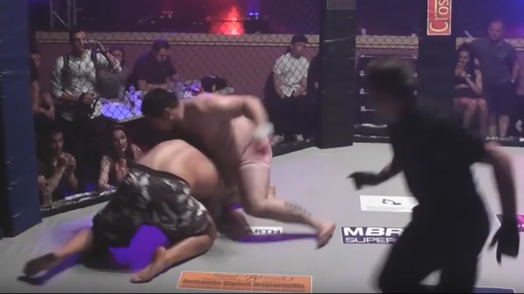 Polski zawodnik MMA przegrał z niepełnosprawnym przeciwnikiem (WIDEO)