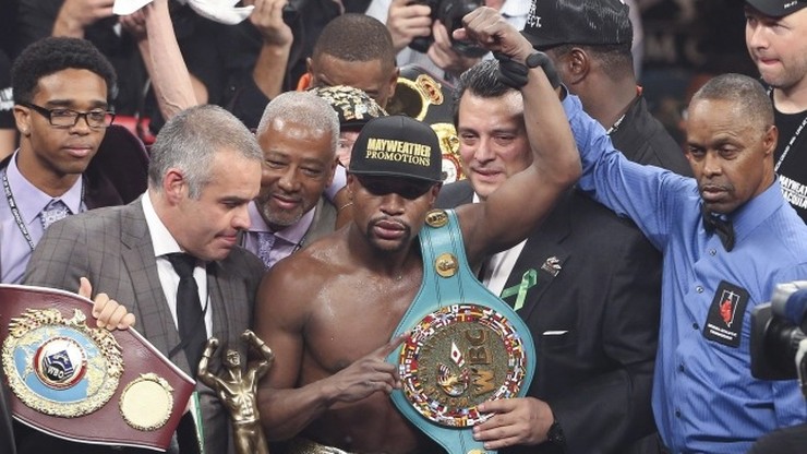 Mayweather wrócił do treningów! Mistrz wznowi karierę?