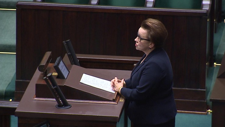 Projekty reformy oświaty ponownie skierowane do komisji