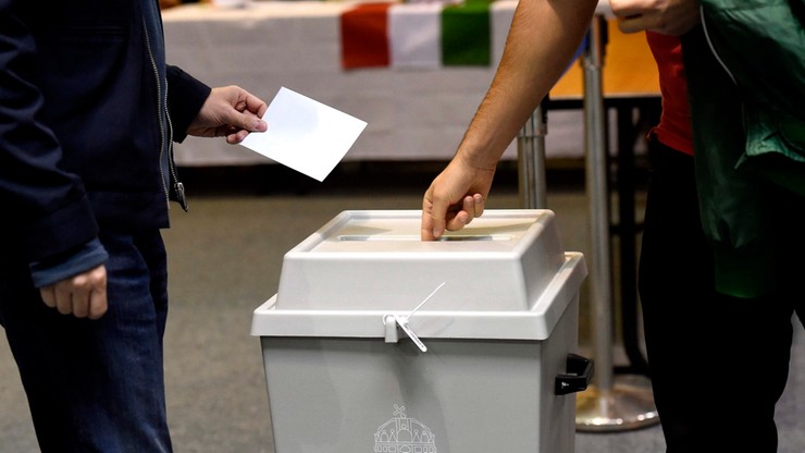 98,3 proc. głosujących Węgrów przeciw kwotom uchodźców. Referendum oficjalnie uznane za nieważne