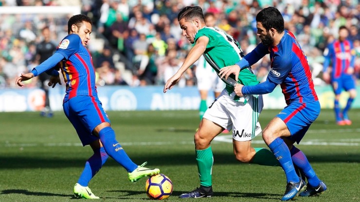 FC Barcelona zremisowała w Sewilli. Sędzia skradł gola "Dumie Katalonii"!