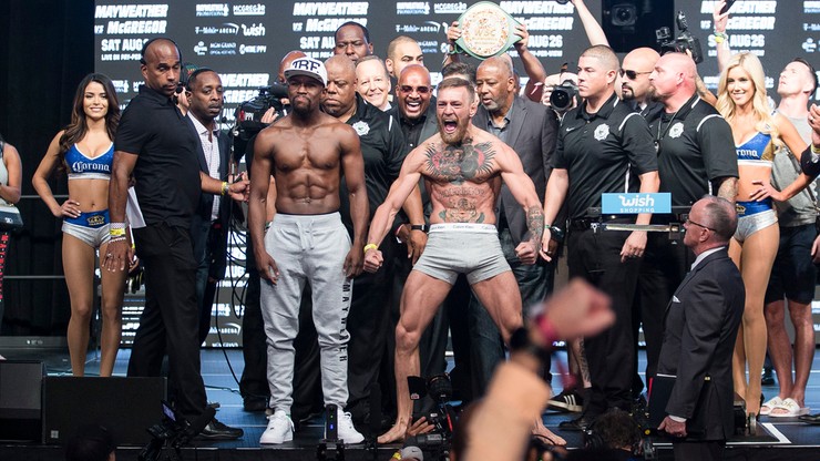 Niespodzianka na ważeniu! Mayweather sporo lżejszy od McGregora