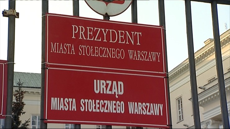 Aplikant miał nielegalnie pobrać dziesiątki tysięcy danych. Praktykował w stołecznym ratuszu
