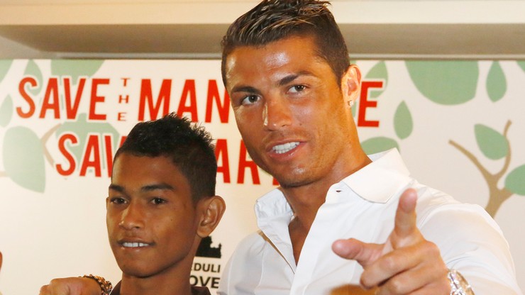 21 dni na morzu, makaron i koszulka. Indonezyjczyk przetrwał i idzie drogą CR7