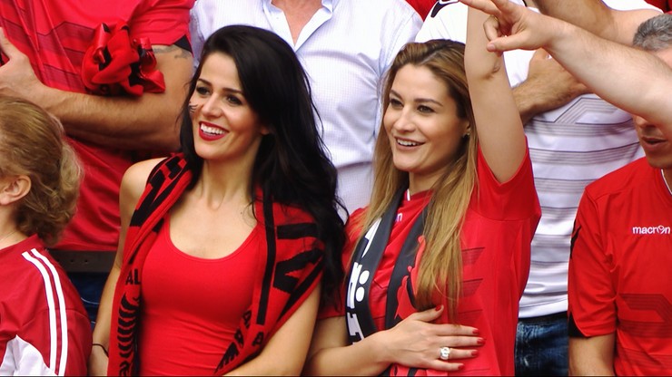 Piękniejsza strona Euro 2016! Panie ozdobą turnieju (WIDEO)