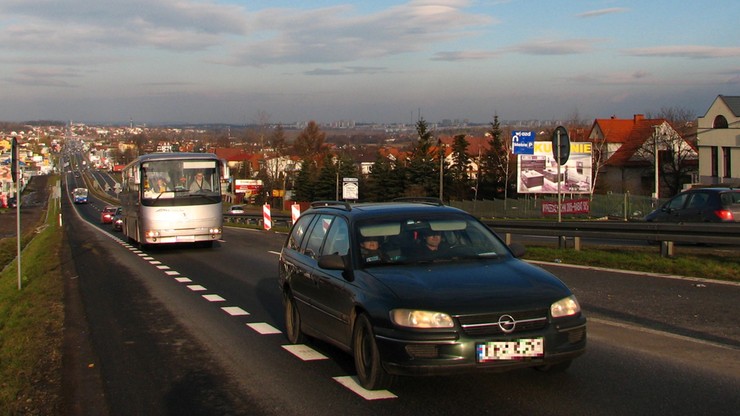 "Kompletny śmietnik krajobrazowy". Reklamy wzdłuż Zakopianki znikną w ciągu dwóch lat