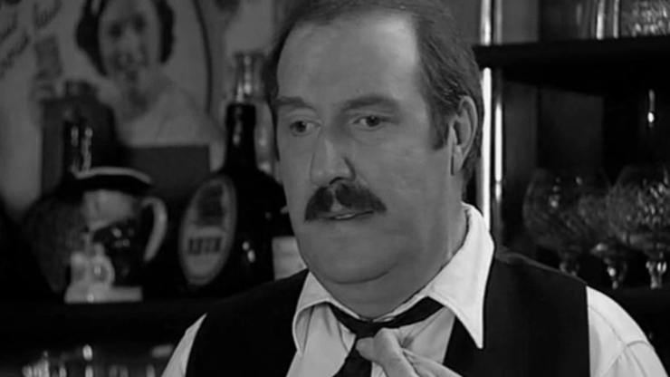 Zmarł Gordon Kaye. Niezapomniany René Artois, właściciel kawiarni w serialu "Allo Allo!"