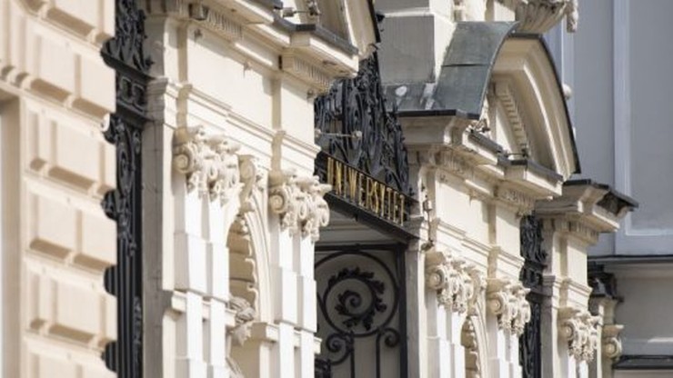 "DGP": egzaminy końcowe zamiast prac licencjackich i inżynierskich