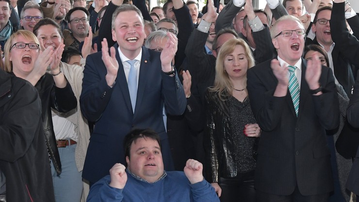 Exit poll: partia Merkel pewnie wygrała wybory w Kraju Saary
