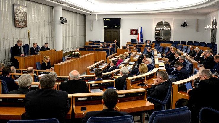 Senat przyjął ustawy o prokuraturze. Teraz czekają na podpis prezydenta