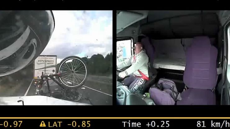 Polak bawił się na angielskiej autostradzie komórką, zabił kobietę i trójkę dzieci. 10 lat więzienia