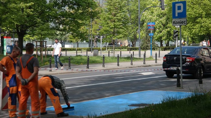 Od lipca miejsca parkingowe dla niepełnosprawnych powinny być niebieskie