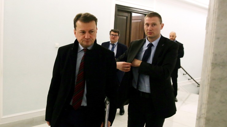 "Byli SB-cy tracą nienależne przywileje"