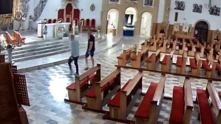 Weszli do kościoła i urządzili "imprezę" przy ołtarzu. W chwili zatrzymania byli pijani