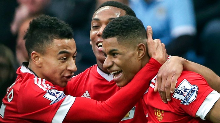Derby Manchesteru dla United! Tottenham goni Leicester