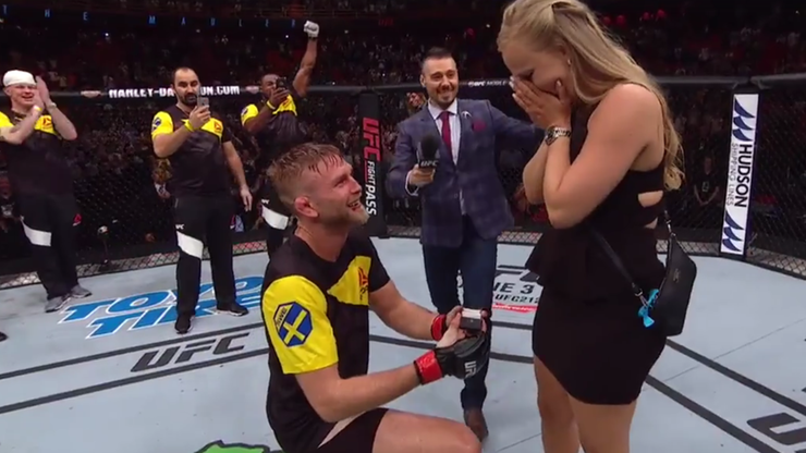 UFC w Sztokholmie: Gustafsson oświadczył się po wygranej walce! (WIDEO)