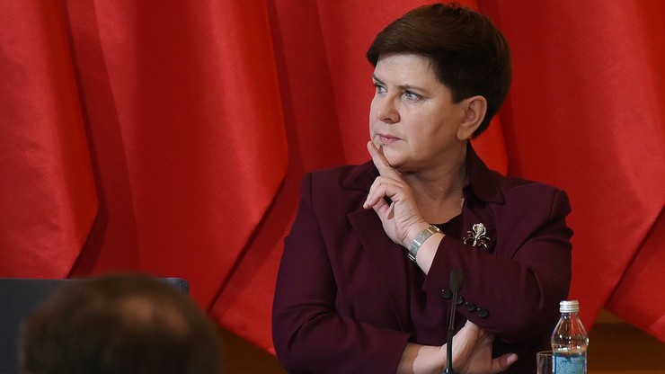 CBOS: rząd ma wciąż więcej zwolenników niż przeciwników