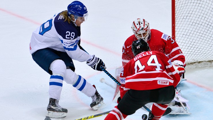 NHL: Patrik Laine nie zwalnia tempa